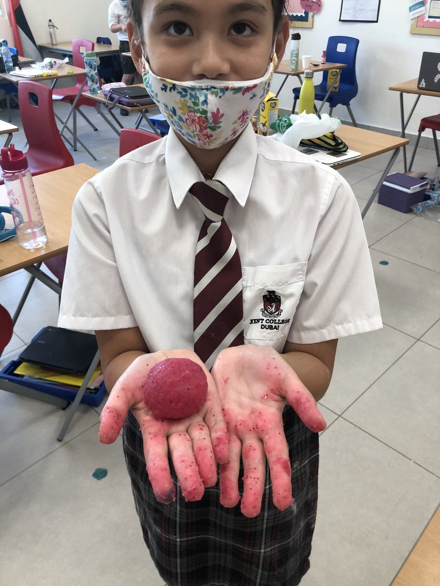 thebaldtechguy's tweet photo. @KCD_Year5 pupils creating #bioplastic when exploring the #problemwithplastic - empowering the next generation with ideas on how to solve today’s issues. @KentCollegeDXB #eitkcd https://t.co/u1W7UMinKE