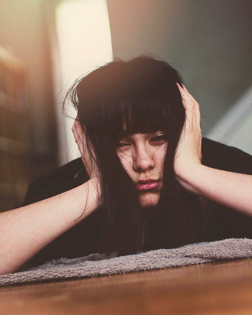 52frames's tweet photo. 💫 Marianne LoMonaco submitted this great image of her reluctant daughter titled “Portrait of a teen...”for this weeks #52frames_portrait album. Congrats on top 🥈 @mariannelomonaco 👏 👏 👏 
🌟Week: 21/52 
🌟Theme: Portrait 
🌟Check out the entire album… https://t.co/Aw7Y40HiLq https://t.co/rPZALwE49j
