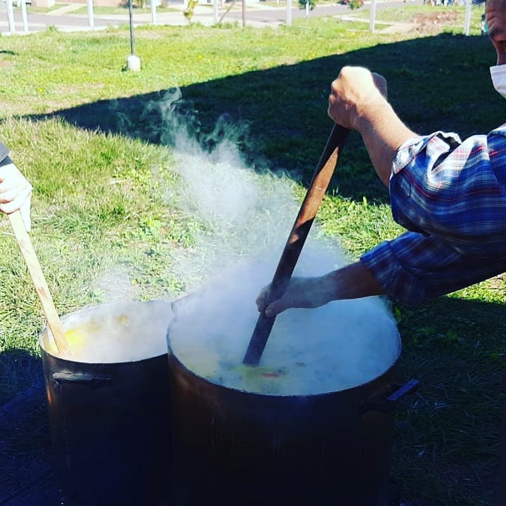 epet34's tweet photo. En el día de la Patria: HACEMOS PATRIA!
Generación de recursos para trabajar cada vez mejor! #vivalapatriaybuenprovecho #hacemospatria #trabajandoporlaeducacion #educacioninclusiva #locrodel25 #arrozconpollo @miguel_sedoff @jalbertogalarza @epet34 @misioneseduca @GustavoRubenAc3 https://t.co/V6KvTaOtSi