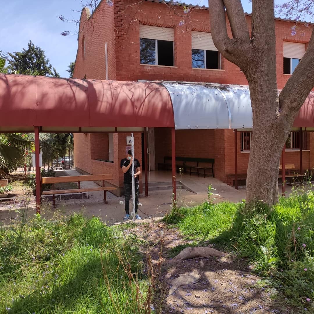 fpiessierracarr's tweet photo. Hoy nuestros alumnos del CFGM en #Redes y #EstacionesdeTratamiento de #Aguas han salido al patio para realizar medidas con el nivel.
👉Ven a conocernos. Estudia en el #iessierracarrascoy #unaprofesiondefuturo.
#educarm #formacionpasional #llegarasalto #FormaciónProfesional #FP https://t.co/6tCyG9EVeP