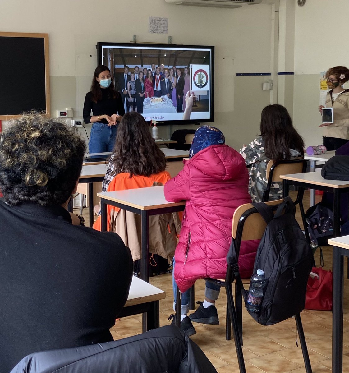 rotaractmg's tweet photo. Oggi, assieme a #InteractClubMonfalconeGrado , abbiamo avuto il piacere e l’onore di poter presentare i nostri Club e la nostra attività ai ragazzi dell’I.S.I.S. Sandro Pertini di Monfalcone. 👩🏻‍🏫 https://t.co/l2m6jUU6Cp