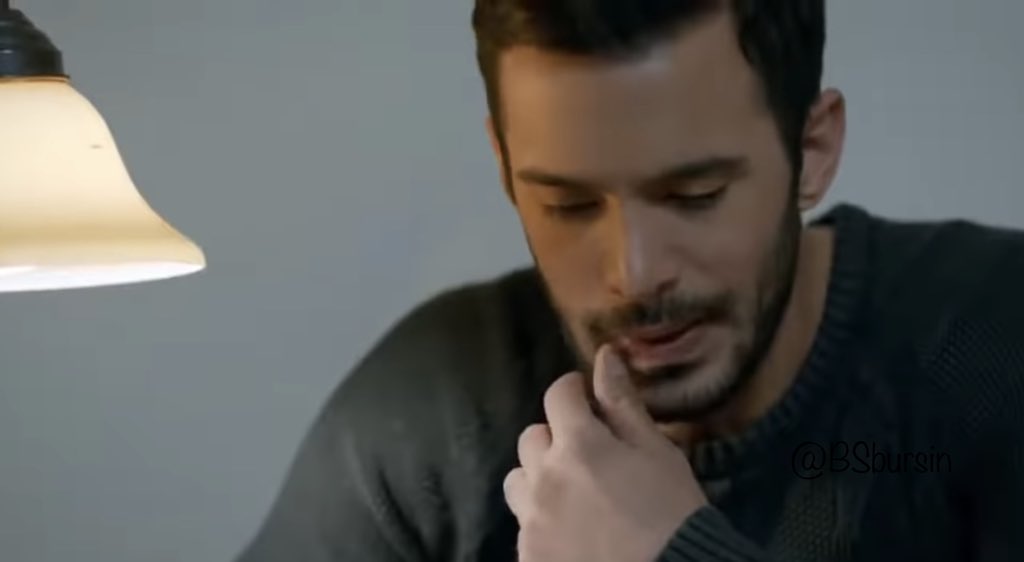 BSbursin's tweet photo. Uf uf uf Ömer ese dedo ese labio ese....#TeAlquiloDivinity25M #amoeltabletone https://t.co/ZWngWkdoTy