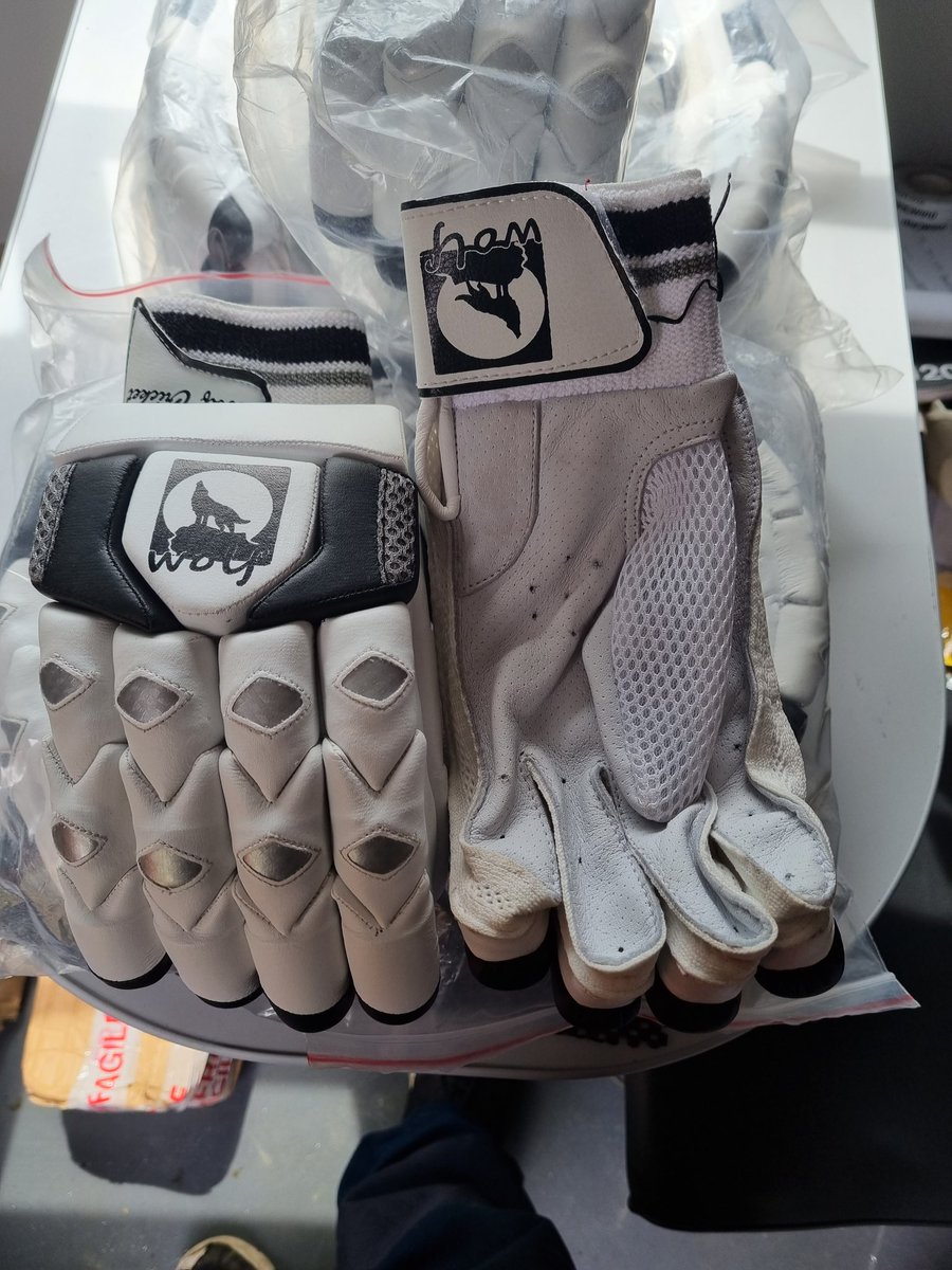 wolf_cricket's tweet photo. Looking for gloves? 

Check out our latest arrivals our original design White and black. 

£40 includes free UK delivery https://t.co/bCX4gtPoCx