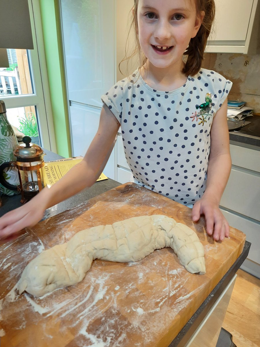 Emma Manuell tweet media