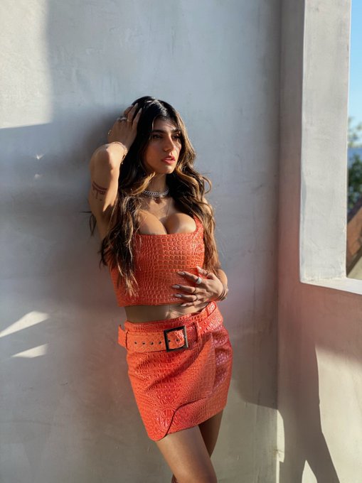 Me on OF pretending I&rsquo;m not posting this with 5 day unwashed hair and the same t shirt I&rsquo;ve been in for