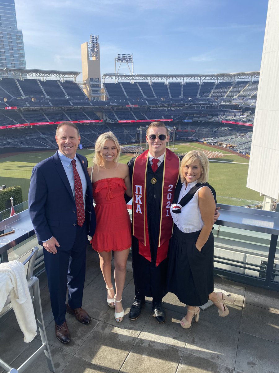 ItsAKingThing's tweet image. Congratulations @cameronaxelking @SDSU  @PetcoPark #Slamdiego #winning