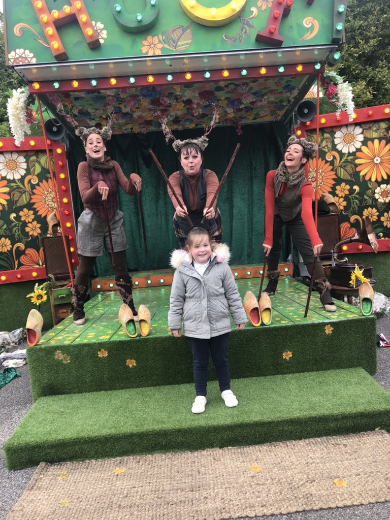 Gem_TheRealOne's tweet photo. Brilliant after school fun @BarryMemo 
Thank you @theatriolo and @KitschnSync1 🦌🦌🦌💐
I don’t think we stopped smiling and the 5yr old has been non-stop tap dancing and will only communicate by hoofing since we left! https://t.co/tMJZ7kp1da