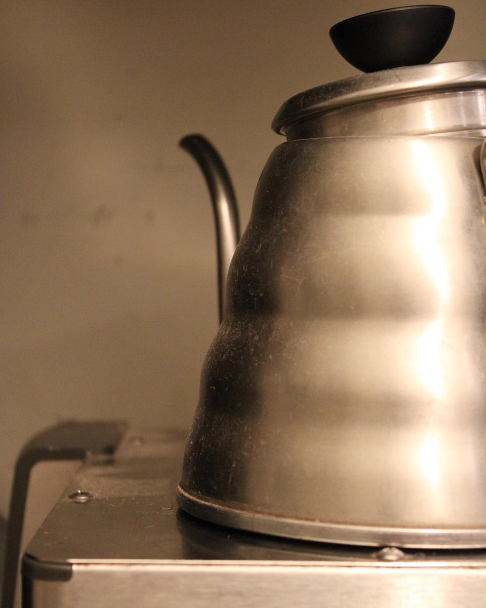 MainStreetIndep's tweet photo. There once was a kettle, so small and sweet, and she wanted to make everyone tea. It’s going to be a beautiful day for hot or iced teas ! https://t.co/OejlYJ0z6H