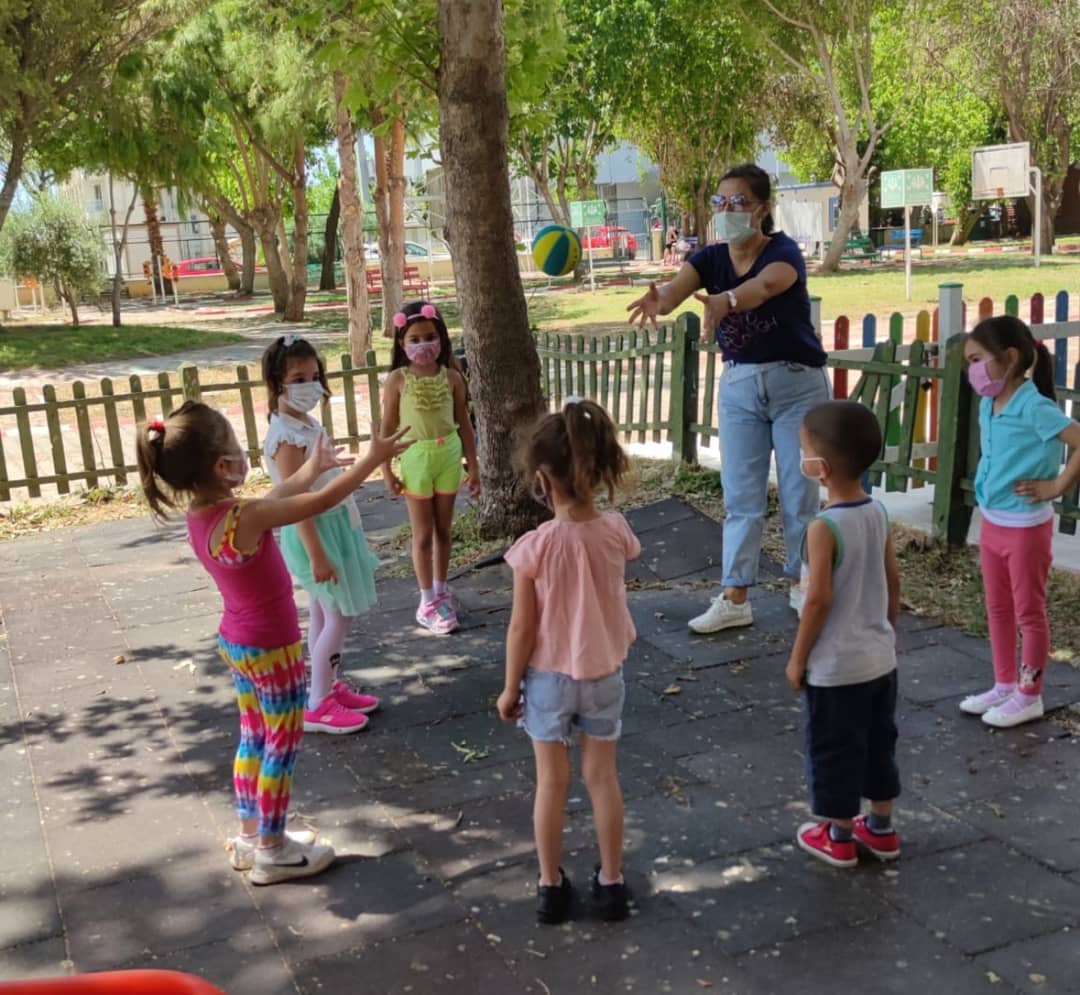 SabihaGken12's tweet photo. TOPLARLA OYUN
Farklı Toplarla Haraketli Oyunlar Oynuyoruz.
#sabihagökçenanaokulu #top #toplar #hareketlioyun https://t.co/mjd3uTw6mI