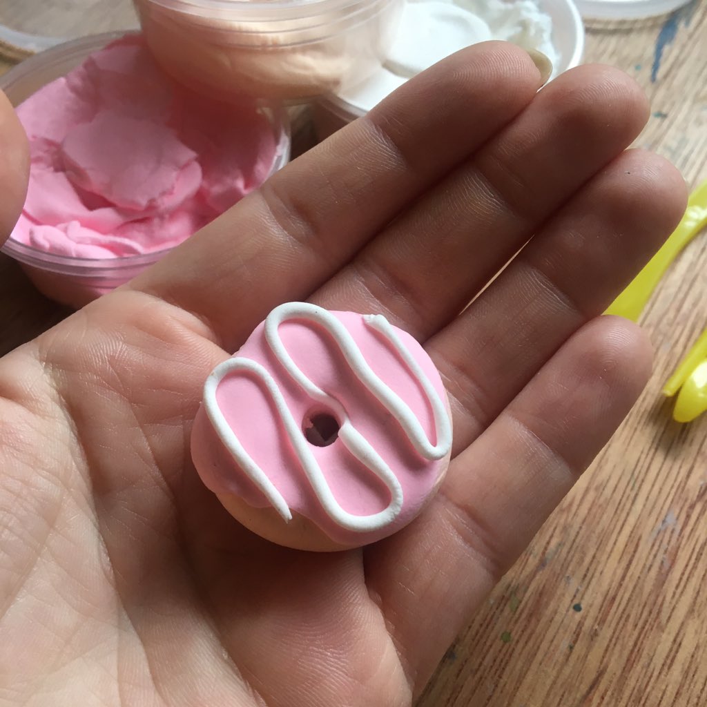 lindseysartists's tweet photo. Keep the kids busy this half term ☀️☀️Make a foam clay doughnut 🍩 tutorial on my YouTube channel here
https://t.co/F7uguhc3NF
lots of fun and so squishy!! Please share your creations with me!!#claycrafts #softclay #airdryclay #kidscrafts #kidsactivities #YouTuber https://t.co/tQKJvPh5nP