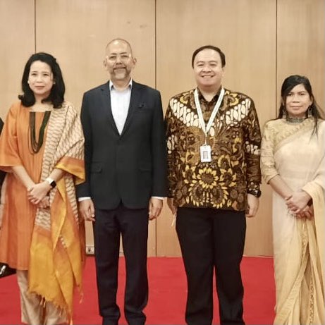 suryodipuro's tweet photo. With sadness but also with profound gratitude of our many memories working together that I bid farewell to a good friend and wonderful colleague, Ferdy Piay, Chargé d'Affaires of @KBRI_NewDelhi. May he now rest in peace. Om Shanti 🙏🏼 https://t.co/ySwo8LpYj0