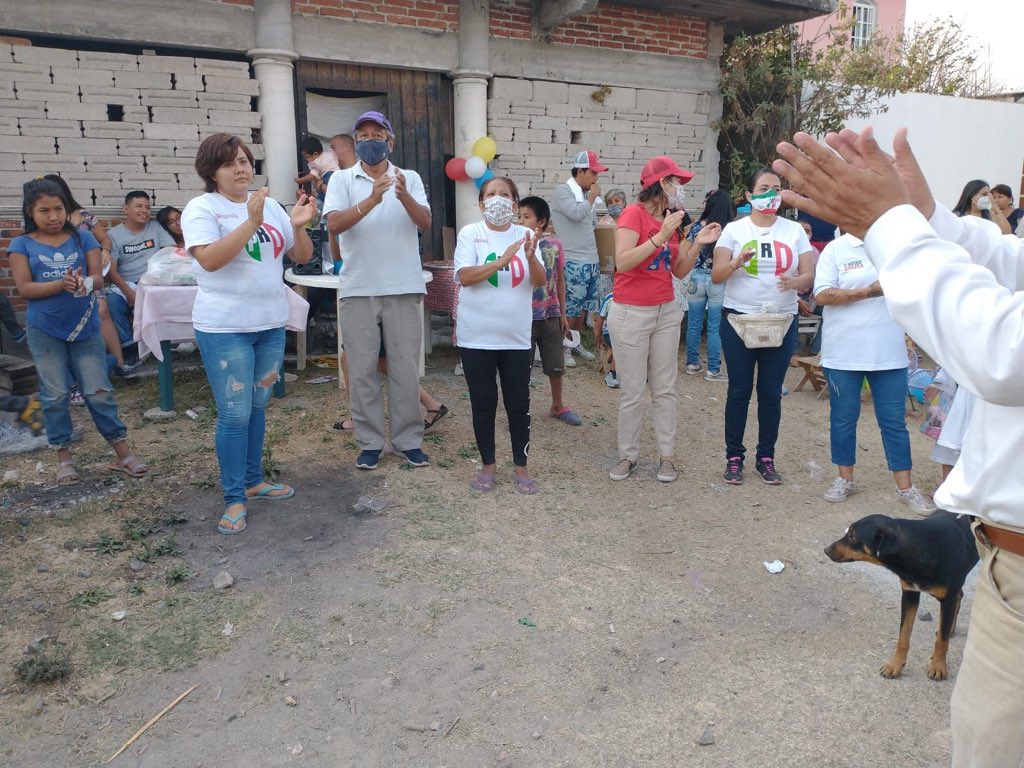 SGeneralMorelos's tweet photo. En #Cuautla apoyando a nuestro candidato a Presidente Municipal @g_delvalle y a el candidato a diputado Federal Suplente Mau y Toño “el Naranjo” por que Ellos si escuchan la problemáticas y necesidades, pero sobre todo buscan soluciones. 
¡Gracias por todo el apoyo gente bonita¡ https://t.co/JOvkJSHUY8
