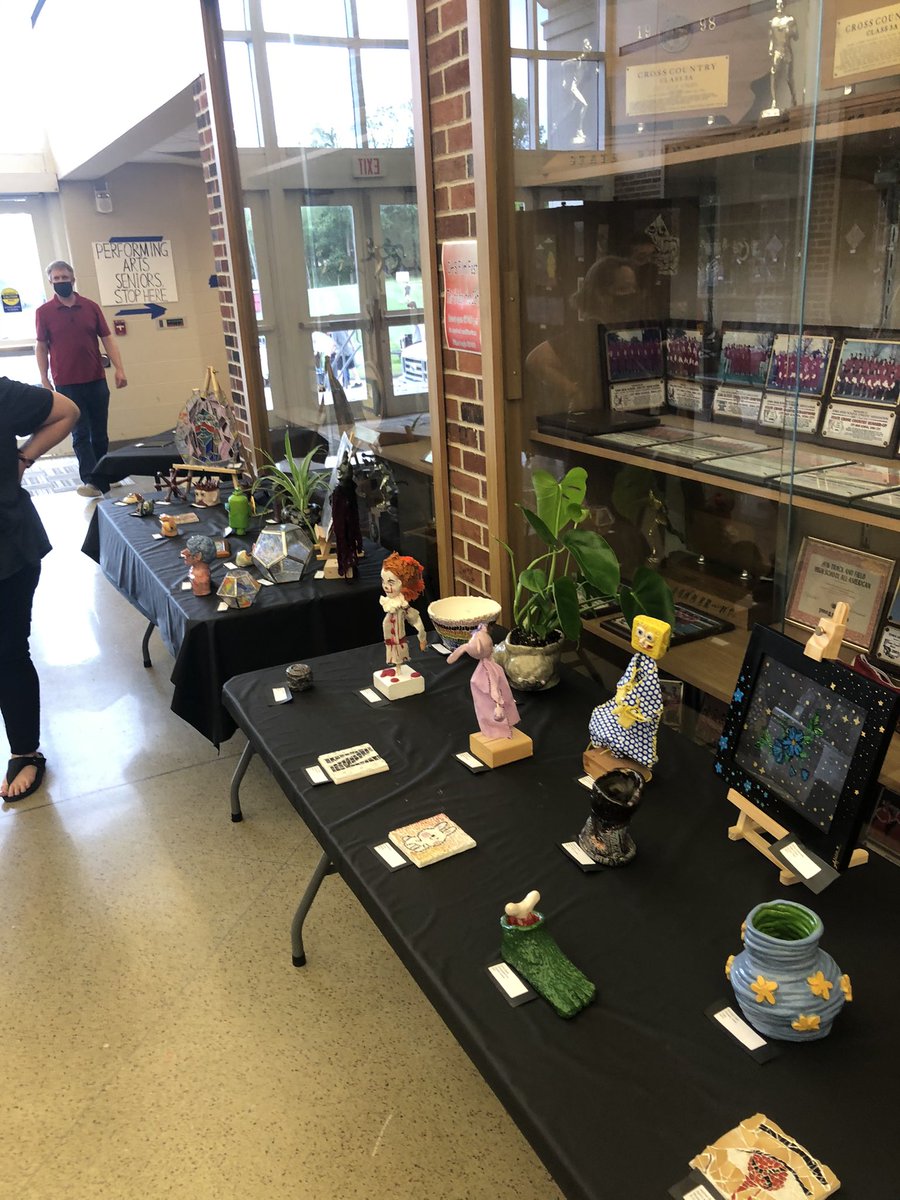 JBacon23's tweet photo. City High‘s first ever Artsfest is underway! Music, theater, and visual arts all on display this evening. Absolutely wonderful! https://t.co/u3rJ1mDHKd