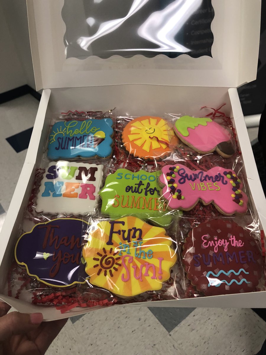 Thanks <a href="/bevdixon07/">Beverly Dixon</a> for the wonderful end of the year treats!! They are beautiful and delicious!