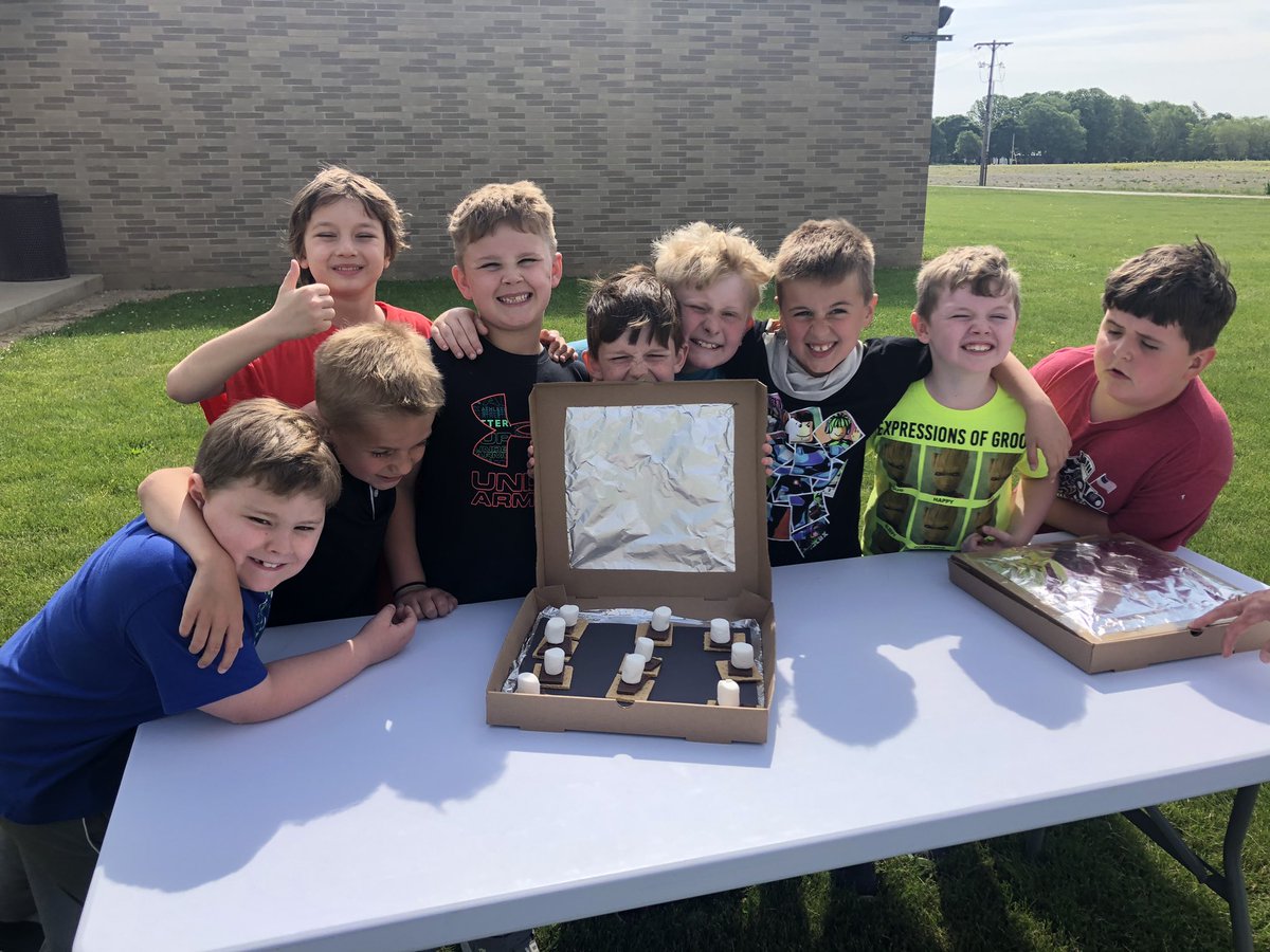 Troyer2nd's tweet photo. We’ve got our afternoon treat in the oven baking! @ConverseElem https://t.co/XIy8ak7ewy