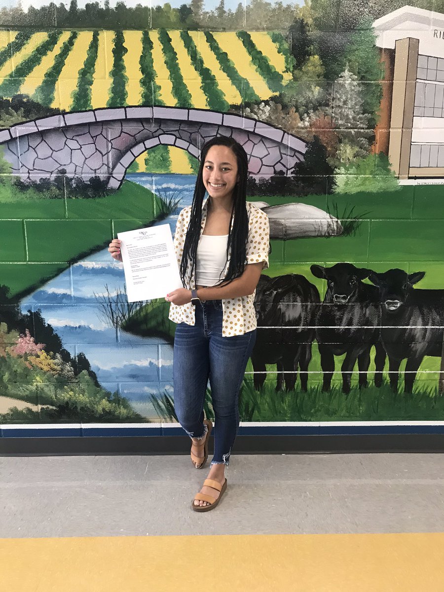 Our Seniors are loving these scholarship offers!  Congratulations Kendra Storey for receiving the Aiken Chapter of the Links Scholarship!  Way to go! #classof2021 #Scholarships2021 <a href="/SCCANGO/">SCCanGo</a> <a href="/rsmhs_trojans/">Ridge Spring-Monetta Middle/High School</a> @RSM_Career @Webb_OnTheRidge
