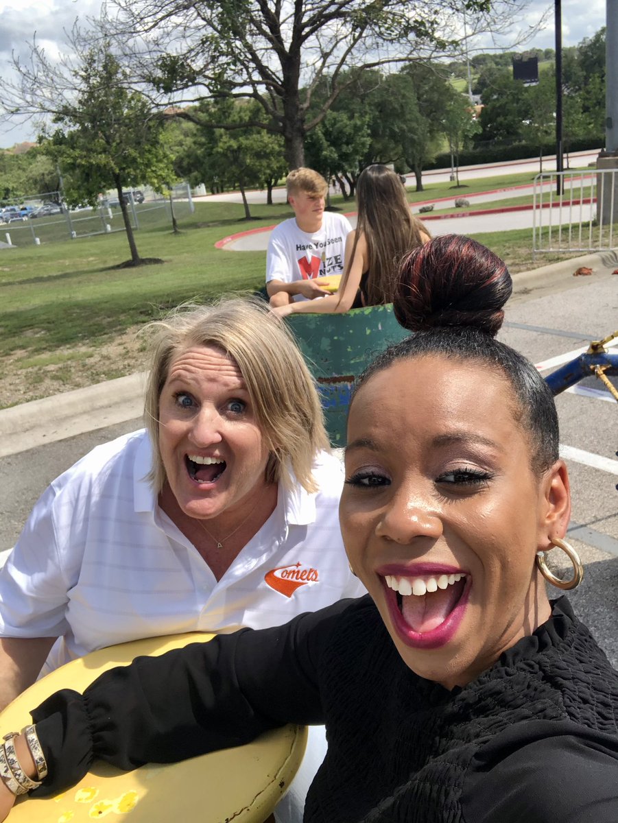 3 • M O R E • D A Y S 🎉🎓💪🏽 #seniorcarnival #3moredays #graduationisnear #summerisalmosthere