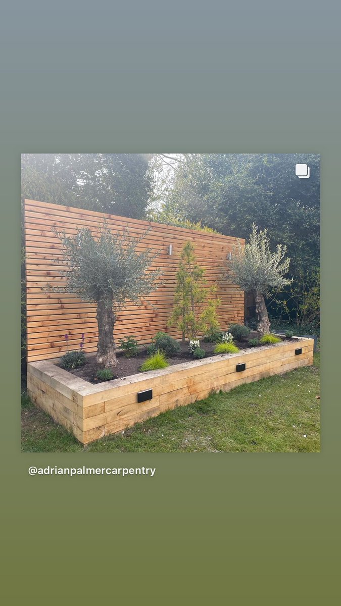 AdrianCarpentry's tweet photo. Oak sleeper raised bed with cedar screen and accent lighting #outdoorliving #bespokecarpentry #southampton https://t.co/iDijkH2sfq