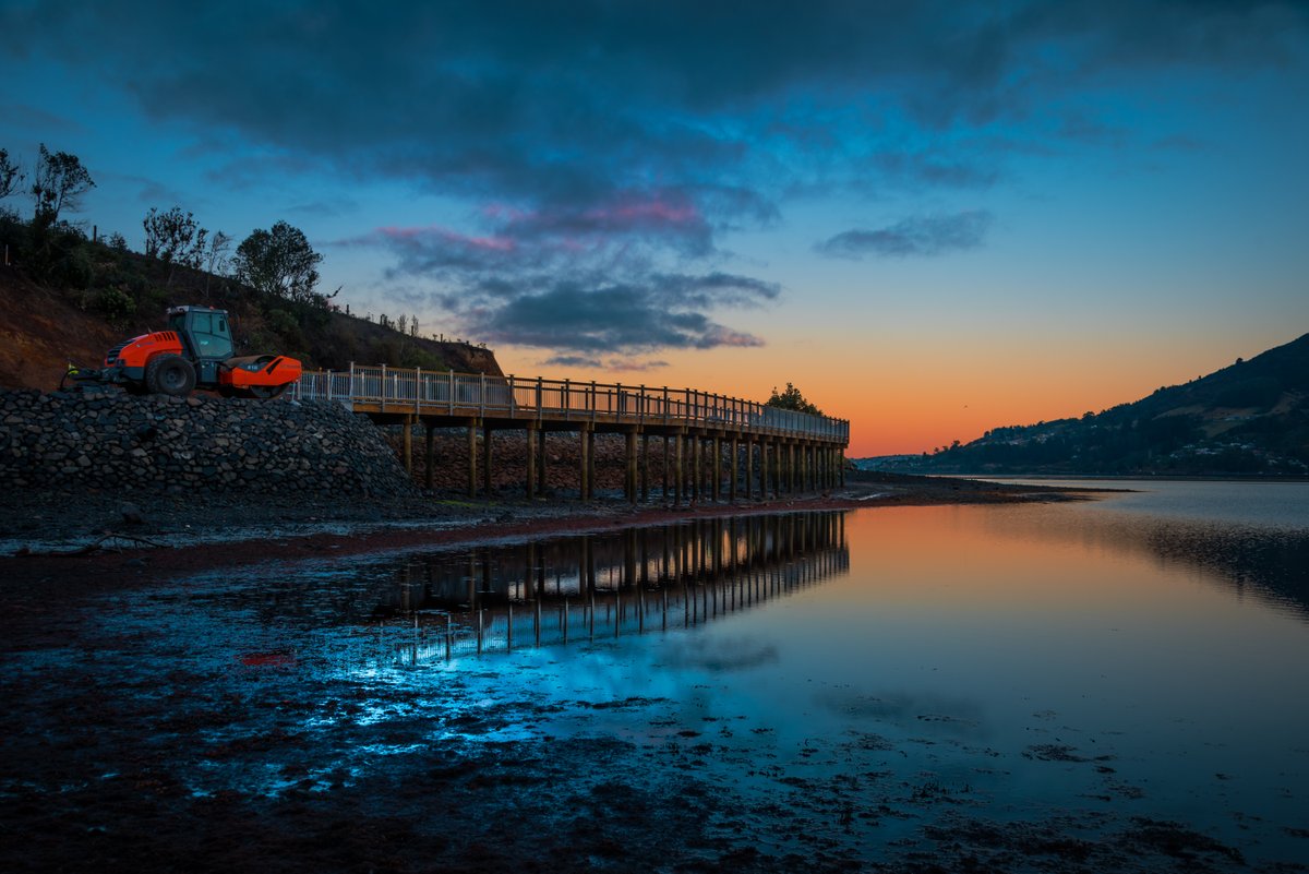 five15design's tweet photo. Client 'can you take another pic of the roller'
Me, up early, catch sunrise 'sure'.
#PeninsulaConnection #Dunedin #NZ #FultonHogan #Infrastructure #HumanInfrastructure https://t.co/2JqZ92fa5y