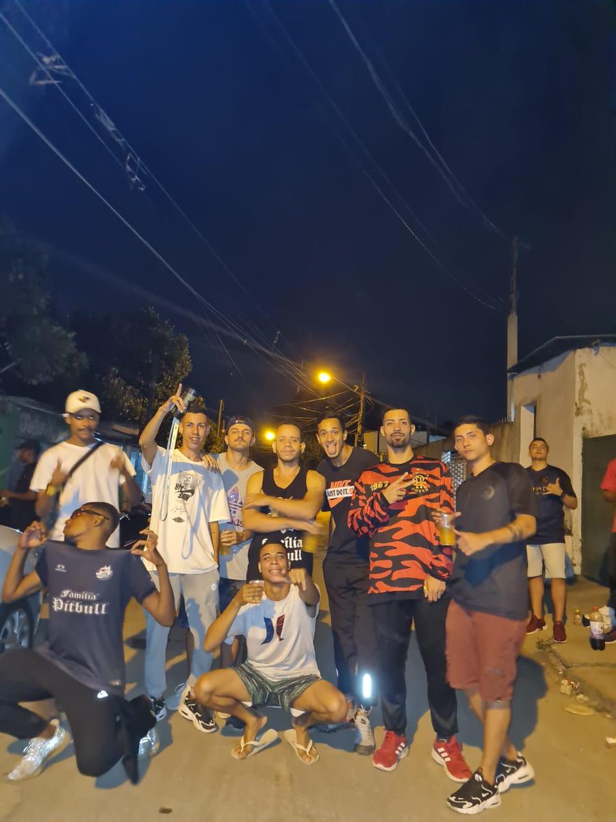 FellippyBueno's tweet photo. Quem  tava lá?
Olhei Aki na foto c n tava lá !
Então pq vc hj pensa em c aproxima?🎶🎶
@Lorran_Oli
@JooDuar69061156 @PadriinF @Leo_Dantas04 @Dybalado7  @crfnegu @Marlon2570 @Nascimento6614 https://t.co/aGdoOmObKp