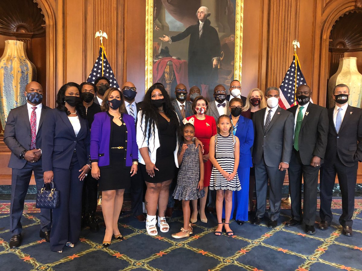 Ben Crump on Twitter: &quot;The Floyd family met with President Biden and Capitol  Hill leaders for today&#39;s one-year commemoration of George Floyd&#39;s death. We  urge Congress to pass the George Floyd Justice