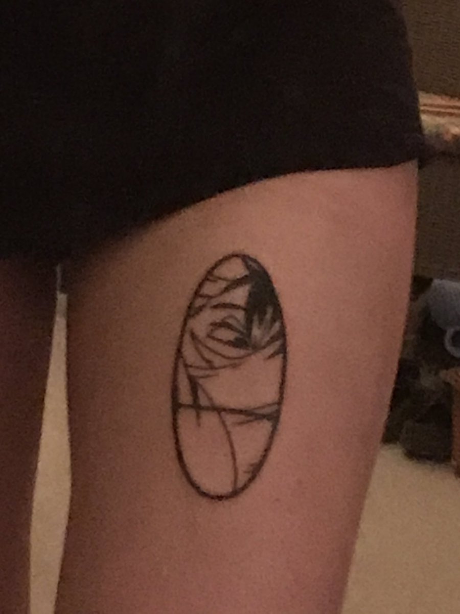 TheNerdyNiffler's tweet image. TATTOO TIME 🔥 (Design by @emptycomplex on TikTok!)