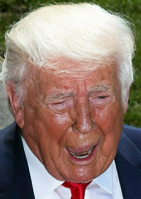 Roshan_Rinaldi's tweet photo. BREAKING: Prosecutors in New York have convened a grand jury to hear evidence against Donald Trump in criminal probe.

https://t.co/bLEeiNObjg https://t.co/jytwL1opQI
