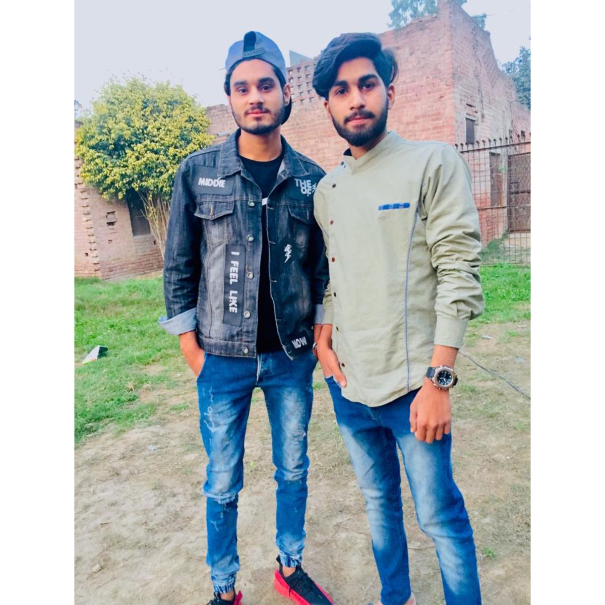IjazAhmed9011's tweet photo. کچھ دوست۔
دوست نہیں دل کا سکون ہوتے ہیں 🥀
With #jiger_da_tota
#ijaz_ahmed_9011 
#jigers❤️ #jiger #jigerdatota #friend #brother #veer #para #dost #dosti #friends #love #smile #happy #look #photooftheday #photography #photoshoot #edits #enjoylife #enjoy #chill #shoot #shook https://t.co/PQw7mvcOMV