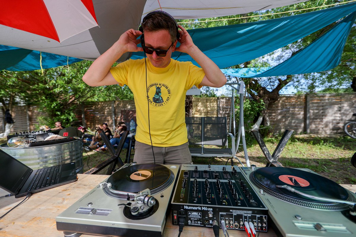 AnonimTM's tweet photo. Good talk with @zolvarga on #postpandemic #party, #Dj, #TM202? and #TheVillage-> https://t.co/1uEdSi2vzR
Thanks @SebaTataru for the pic. https://t.co/epyMhKojU3
