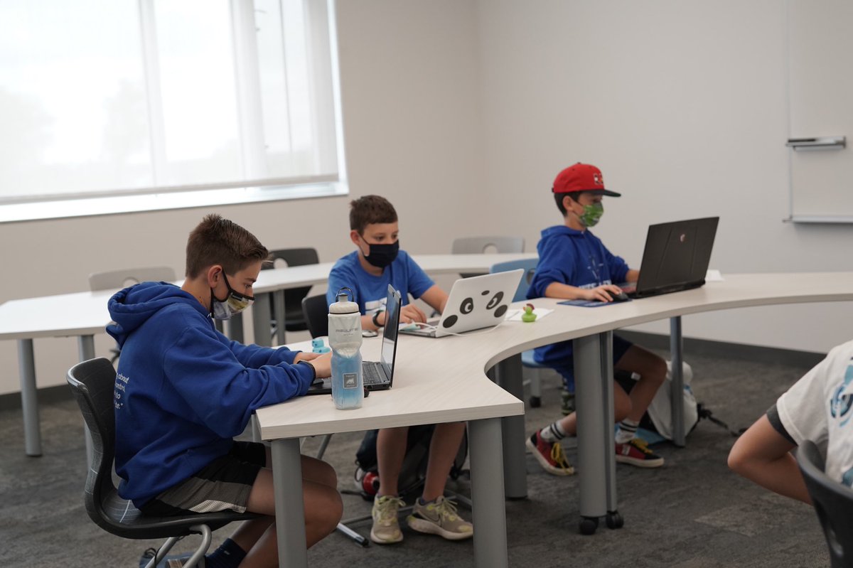 danny5hernandez's tweet photo. @WestviewSVVSD S’s taking 1st & 3rd place @ICSVVSD 1st Annual #codezonechallenge using @CodeHS @ThePSF Great to have S’s competing outside of school again! Future software engineers in the making. @SVVSDPartners @SVVSDsupt @SVVSDdts #stvrainstorm https://t.co/yAXL1St2bT