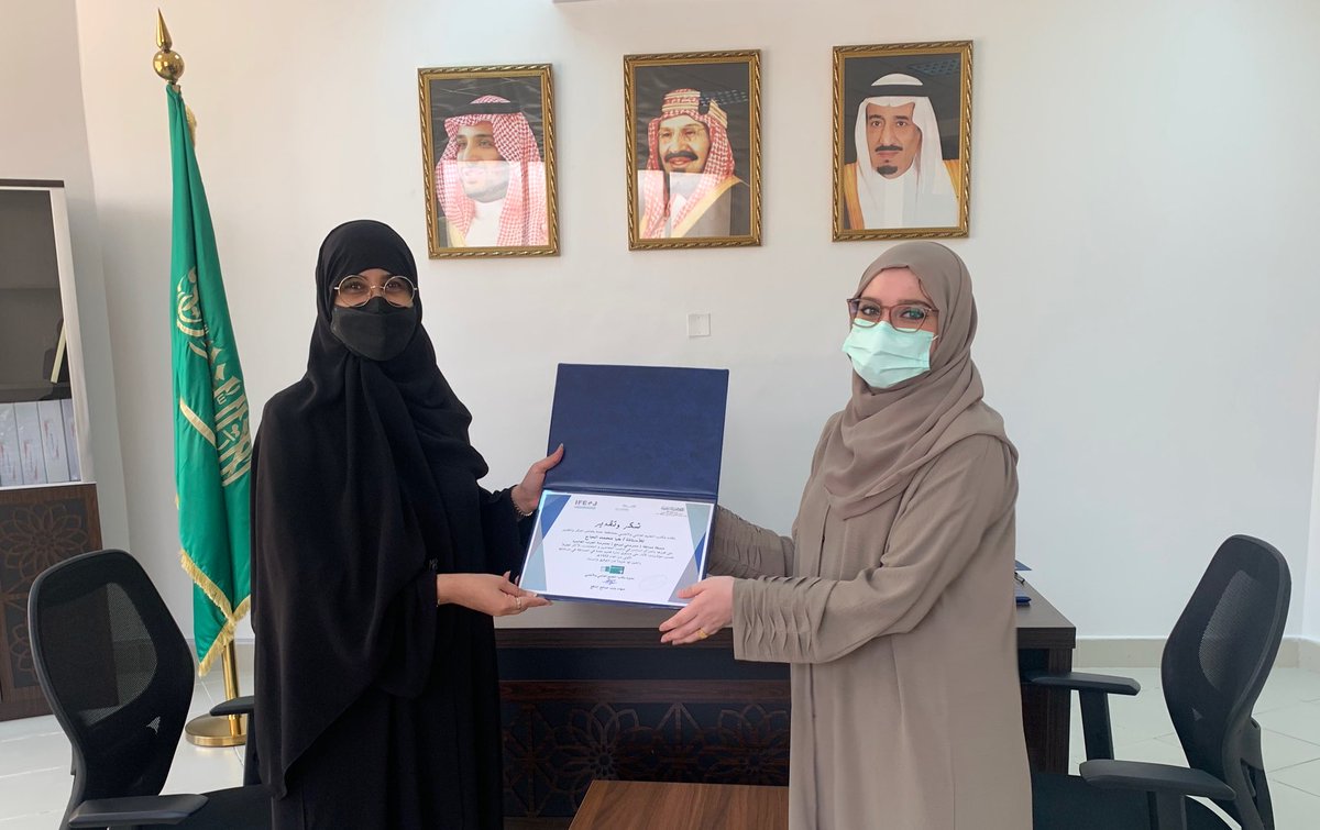 arabschools's tweet photo. تتقدم ادارة مدارس العرب العالمية بالشكر والتقدير لمديرة مكتب التعليم العالمي والأجنبي أ. سهام صالح النافع @Sehamica لتكريم المدارس ممثلة بالاستاذة هيا الحاج على فوزها 🎖بالمركز السادس في ترتيب المعلمين والمعلمات الاكثر تفعيلًا على مستوى ادارة تعليم جدة🎖 @mrs_hanadi @mirzahanaa https://t.co/EB83lOUrNn
