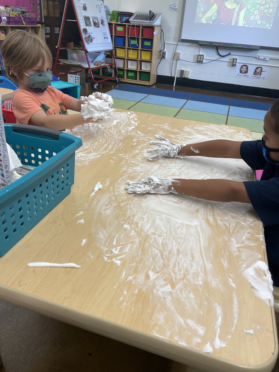 CampbellEarlyC1's tweet photo. Having fun with shaving cream!!! https://t.co/buXrXyZiJb