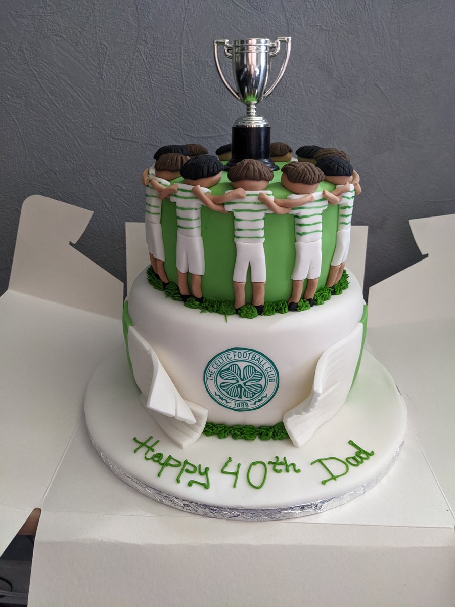 Shugferguson81's tweet photo. When you share your birthday with the best moment in your clubs history ....wee man knows his auld Da well 🍀💚🏆@CelticFC @lisbonlions @25thMay https://t.co/85wcXIbppb