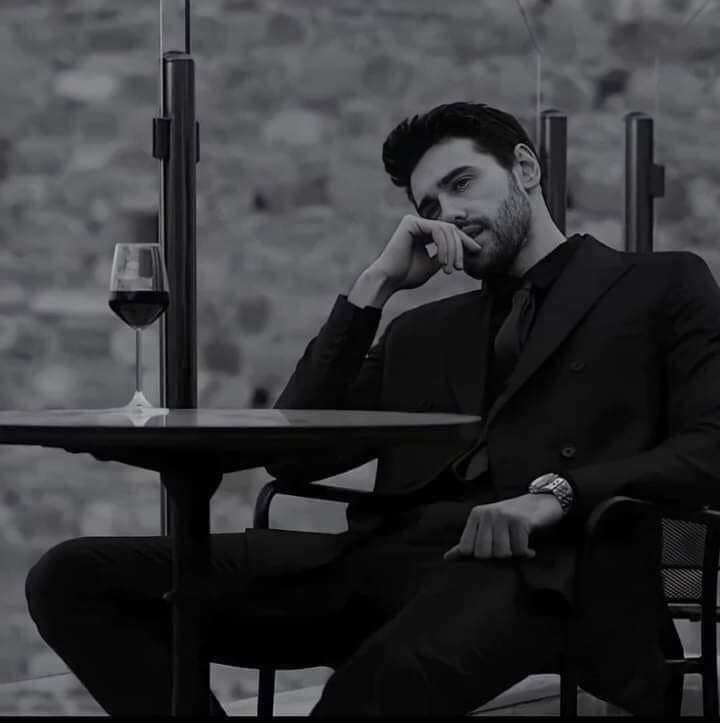 🧘‍♂️
#أبويوسف 
.
.
.

الحياة ما بين عُمر يمضي لصنع الذكريات  وما بين ذكريات لا تعيد العُمر 🧘‍♂️
#مساء_الخير 
.
.
.
#تواصُل_الرُّوح 
🧘‍♂️