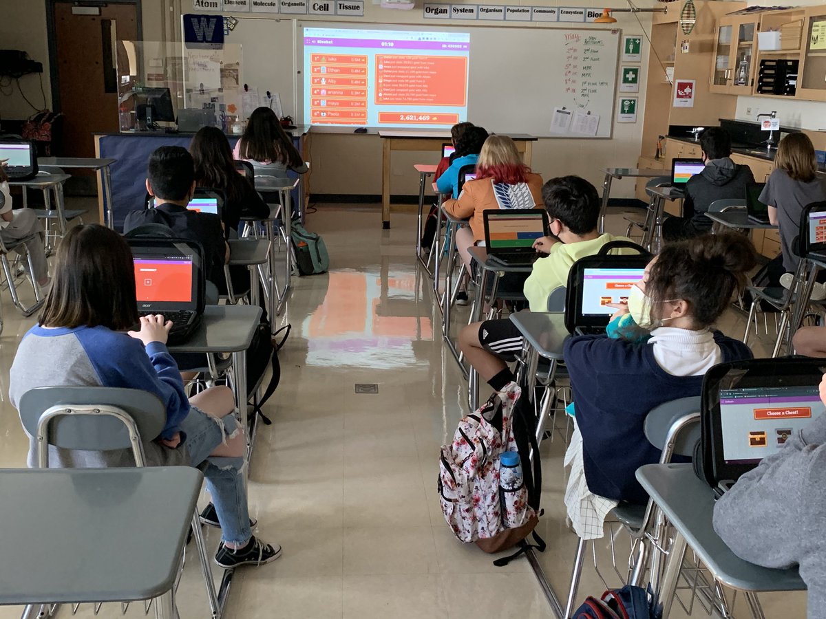 kristinklein5's tweet photo. Mrs Klein's science class reviewing for their final quiz of the year. Students love Blooket. #engagingstudents #newtometech #mms118life https://t.co/G0iwy71uv6