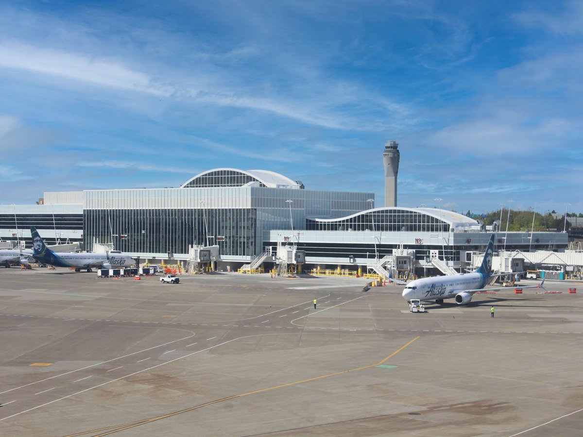 The North Satellite Modernization Project construction occurred in two phases. Phase 1 = 240-ft expansion to the west + 8 new gates. Phase 2 = renovation, including remodeling 12 of the 20 gates. #TheNewNorth