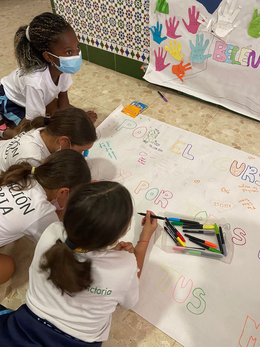 MOVIMIENTO SMV (@grupossmv) on Twitter photo 📍 Hoy en <a href="/EspirituSantoFV/">Colegio Diocesano Espíritu Santo Málaga</a> han realizado una acción de gracias 🤗.
👣 ¡Qué alegría compartir y disfrutar con nuestros amigos mientras seguimos los pasos de Jesús 🔝!
✅😬 Nos hemos dado cuenta de todo lo bueno que nos rodea y lo hemos celebrado juntos.
#martessmv #yosoySMV 📍 Hoy en <a href="/EspirituSantoFV/">Colegio Diocesano Espíritu Santo Málaga</a> han realizado una acción de gracias 🤗.
👣 ¡Qué alegría compartir y disfrutar con nuestros amigos mientras seguimos los pasos de Jesús 🔝!
✅😬 Nos hemos dado cuenta de todo lo bueno que nos rodea y lo hemos celebrado juntos.
#martessmv #yosoySMV