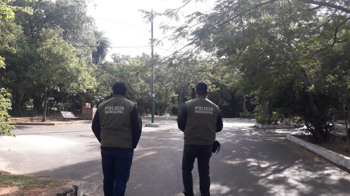 dgpm_asu's tweet photo. Seguimos con los trabajos de monitoreo en los distintos sitios de esparcimientos públicos, para garantizar la seguridad.
Compañeros de Vigilancia realizaron un recorrido por el Parque Carlos Antonio López para la verificación pertinente del lugar.
#VigilanciaAsu #AsuncionEnOrden https://t.co/gBPePYv0x6