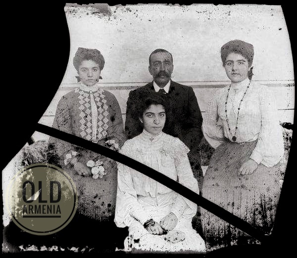 HV11653287's tweet photo. Armenian family from Karin, #Erzrum 1890's 
now #Turkey https://t.co/9W5b7j2xRB