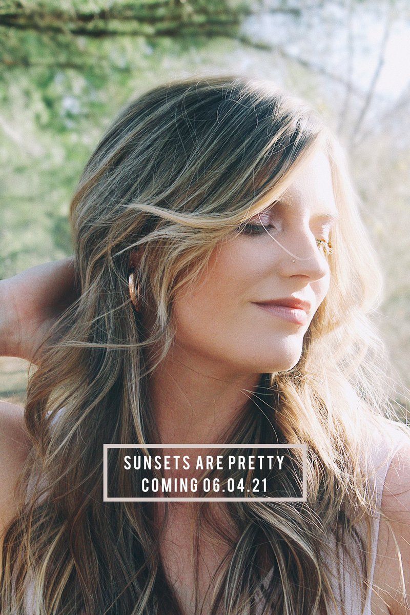Sunsets Are Pretty coming 06.04.21 ✨

Pre order &amp; pre save now @ sym.ffm.to/sunsetsarepret…