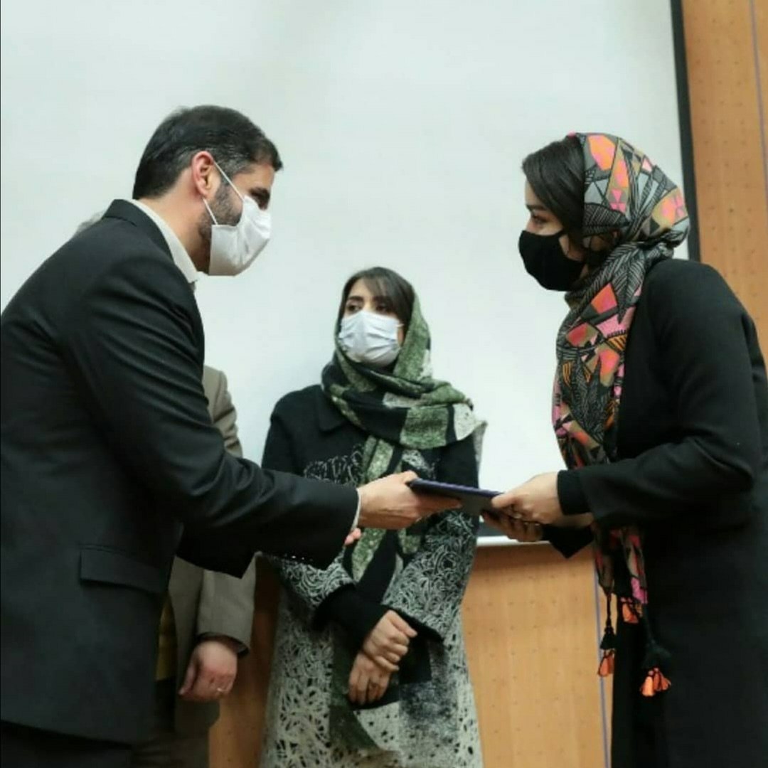 ZTA334's tweet photo. دکتر #سعید_محمد خودش می توانست فرار مغزها کند، اما ماند و از فرار دل ها جلوگیری و فرار مغز��ا را کاهش داد، حقیقتا روی کار آمدن دولتی نخبه پرور لیاقت می خواهد!
#امام_خامنه_ای https://t.co/5my9yEfnTo