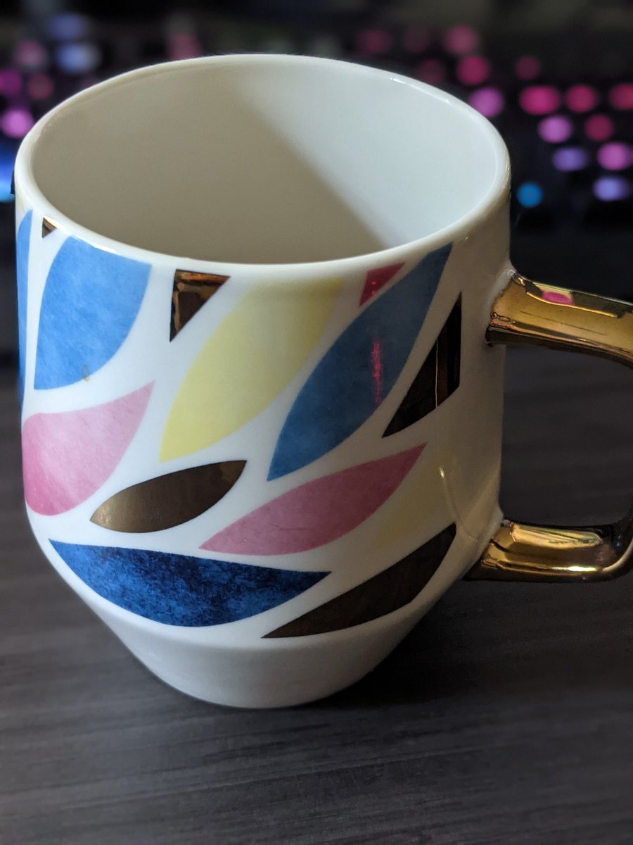 Rawrrith's tweet photo. @edible is this microwave/dishwasher safe?? My coffee is cold and I wanted to heat it up... https://t.co/4rrBqgKrDO