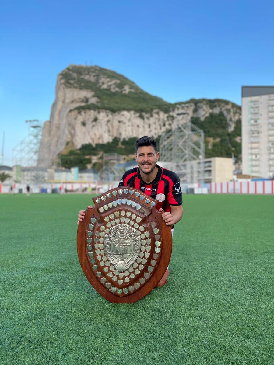 Finaliza otra etapa. Muchas gracias a todo el <a href="/LincolnRedImps/">Lincoln Red Imps FC</a>  y a todos mis compañeros, ha sido un placer poder compartir esta experiencia con vosotros. Seguimos...                                         ⚽️🏆🏆🇬🇮