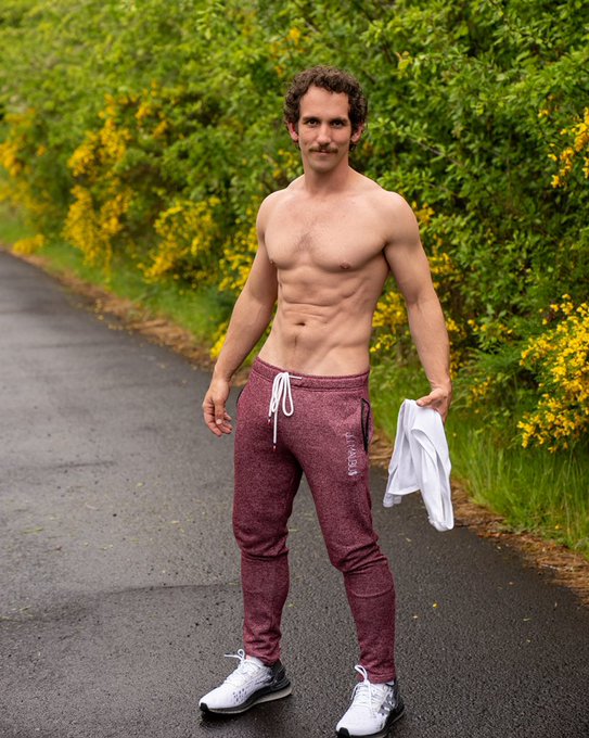 1 pic. 1 or 2? https://t.co/FnlD7Rg93a