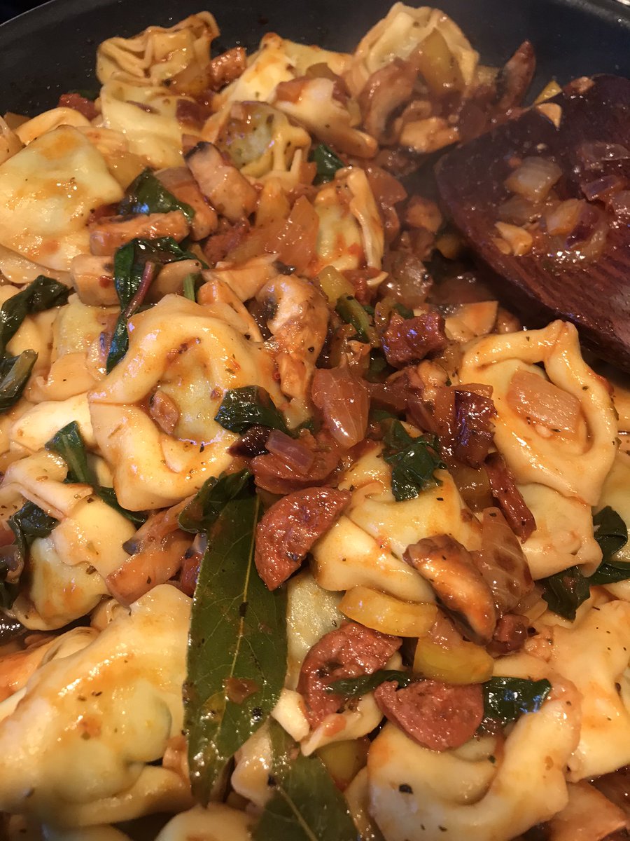 Tastes of #Italy tonight with a cheeky #Merlot #Corvina blend #PontePietra from <a href="/Maltthebrewery/">Malt The Brewery</a> along with a spicy spinach and ricotta #Tortellini #cheers