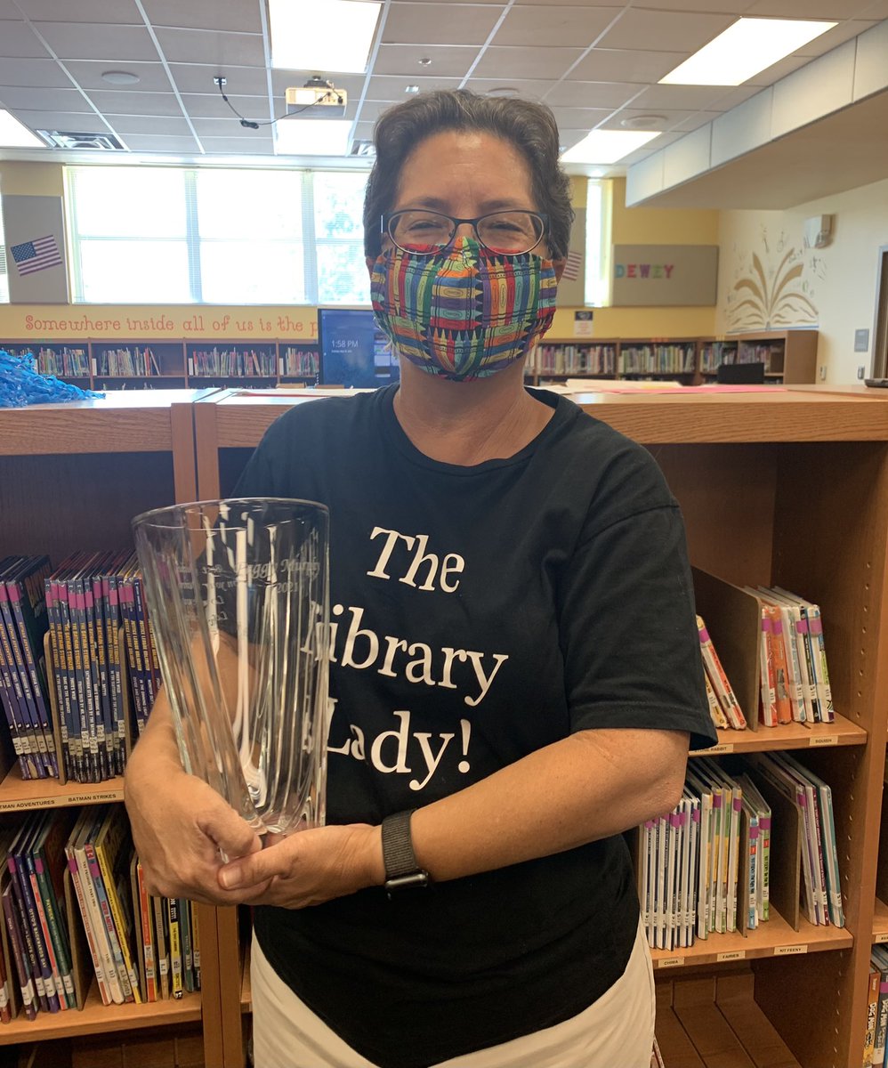 LSE_OCPS's tweet photo. Thank you for 36 years with OCPS. Congratulations! 📚 #OCPSreads #LSEreads @DrRahim_Jones https://t.co/AwNXfDcLPT