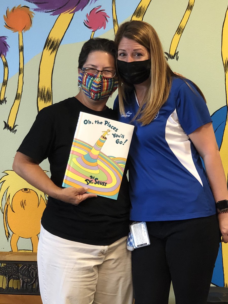 LSE_OCPS's tweet photo. Thank you for 36 years with OCPS. Congratulations! 📚 #OCPSreads #LSEreads @DrRahim_Jones https://t.co/AwNXfDcLPT