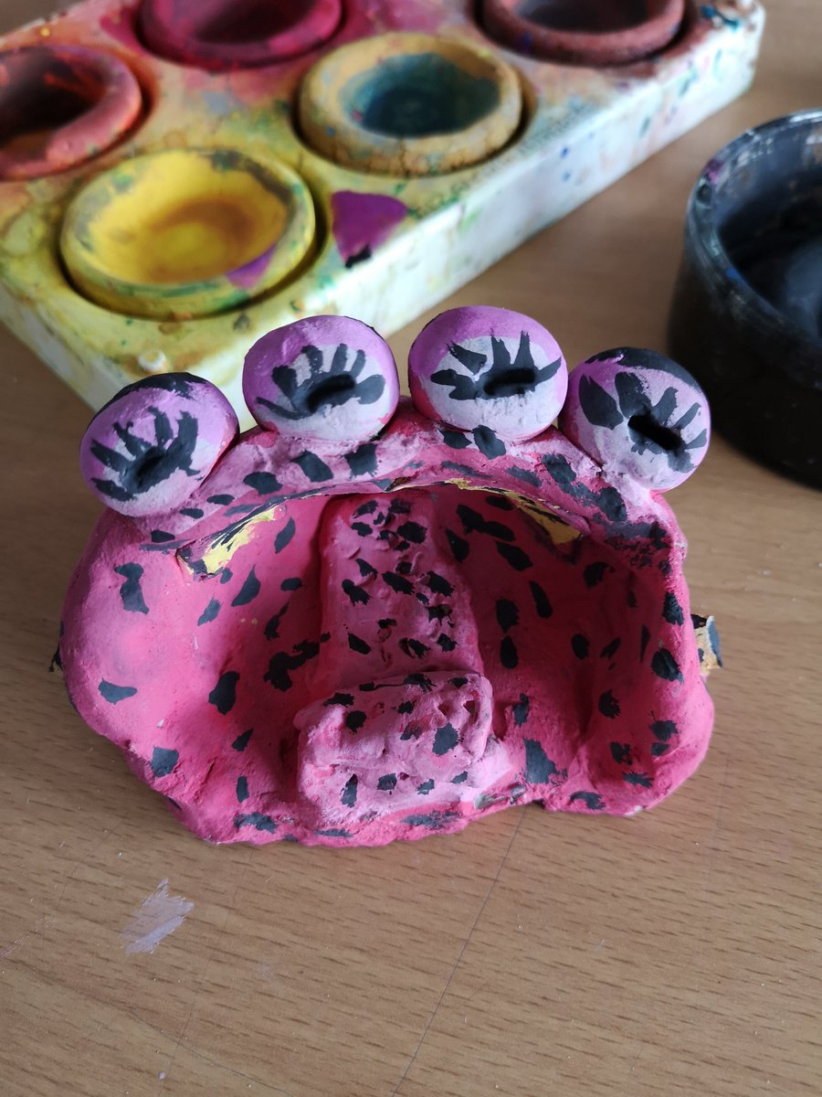 Calderside_Arts's tweet photo. Some monsters invaded the class today while 1P8 were working! #claycreatures #artclass #schoolart #claycreations https://t.co/bvWGwAMfaF