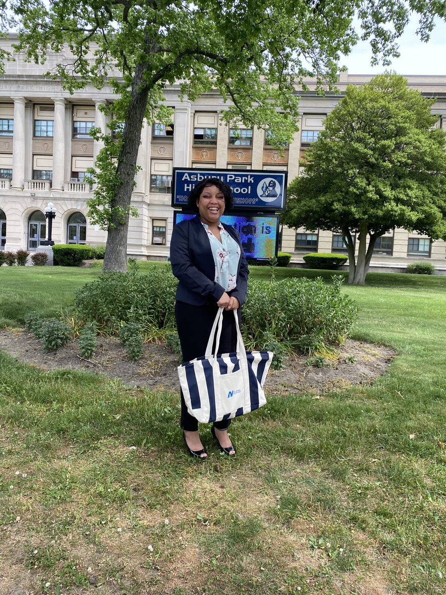 mynethonorfirst's tweet image. Congrats to Cadet Holman who earned a $2000 scholarship from @NJNaturalGas which will go towards her degree in Criminal Justice. She will be graduating this year with college credit from @FDUWhatsNew as well as #FirstResponderCerts #HonorFirst #FutureLEO #SheIsTheChange