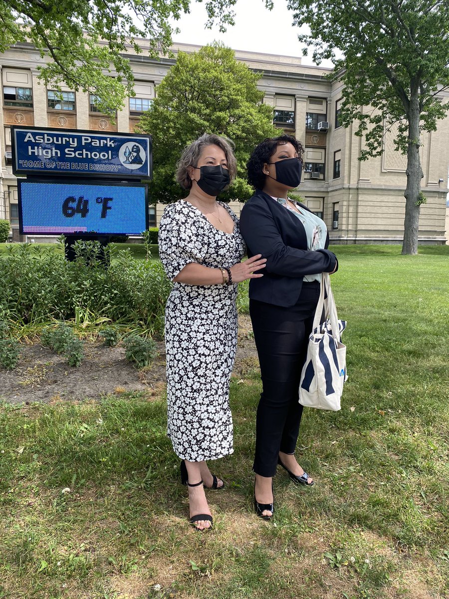 mynethonorfirst's tweet image. Congrats to Cadet Holman who earned a $2000 scholarship from @NJNaturalGas which will go towards her degree in Criminal Justice. She will be graduating this year with college credit from @FDUWhatsNew as well as #FirstResponderCerts #HonorFirst #FutureLEO #SheIsTheChange